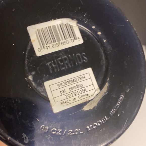 THERMOS Stainless King Vacuum-Insulated Beverage Bottle, 68 Ounce, Matte Blue - Picture 14 of 16